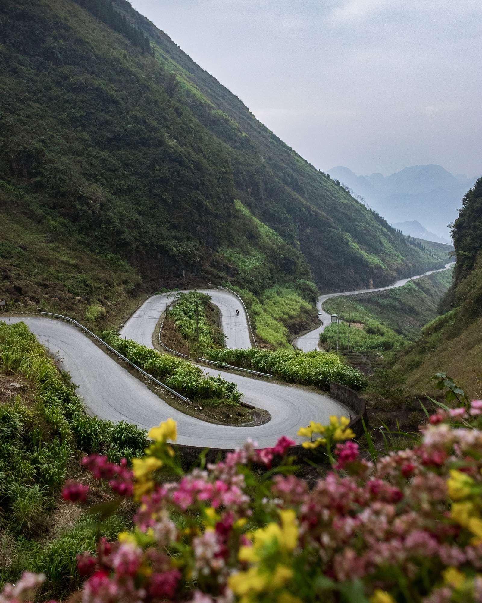A winding road on the Ha Giang loop